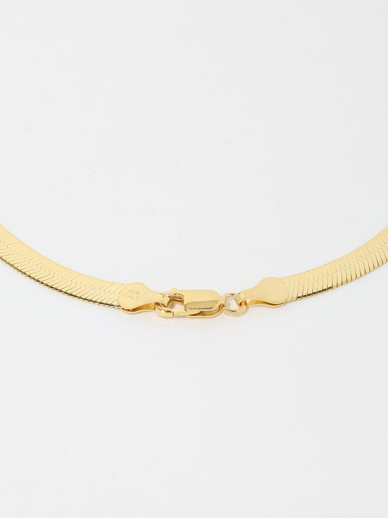 thick gold herringbone chain necklace clasp