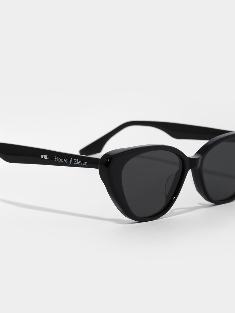 Black Classic Cat Eye Sunglasses